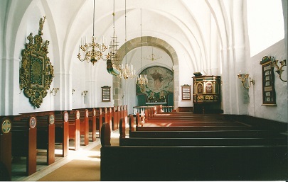 boringfoto5/Hvirring kirke indre 2003m.jpg